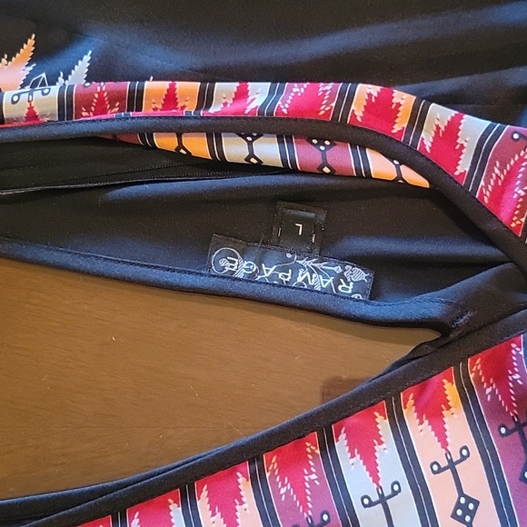 Beautiful Rampage Blouse - Picture 5 of 6